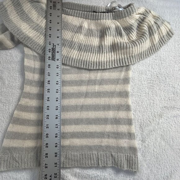 Romeo & Juliet Couture Womens Striped One-Shoulder Sweater Small Grey New $108 - Picture 8 of 8
